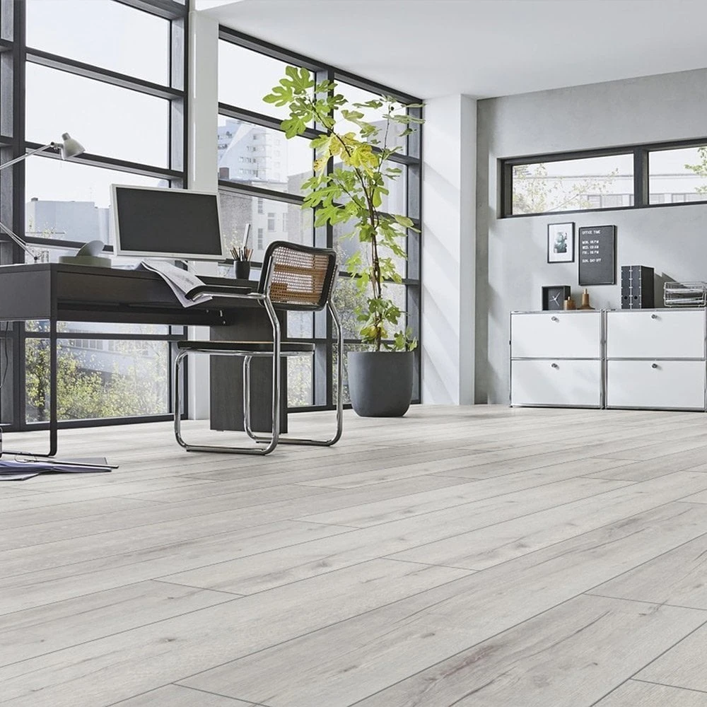 Kronotex Rip Oak White - Robusto Villa 12mm Laminate Flooring (218447) - Image 4